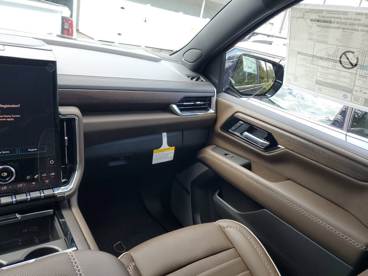 New 2026 GMC Yukon XL Denali Ultimate AWD/4WD image 15