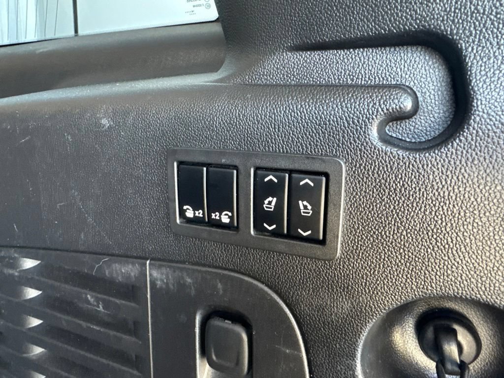 Used 2015 Chevrolet Suburban LTZ AWD/4WD image 42
