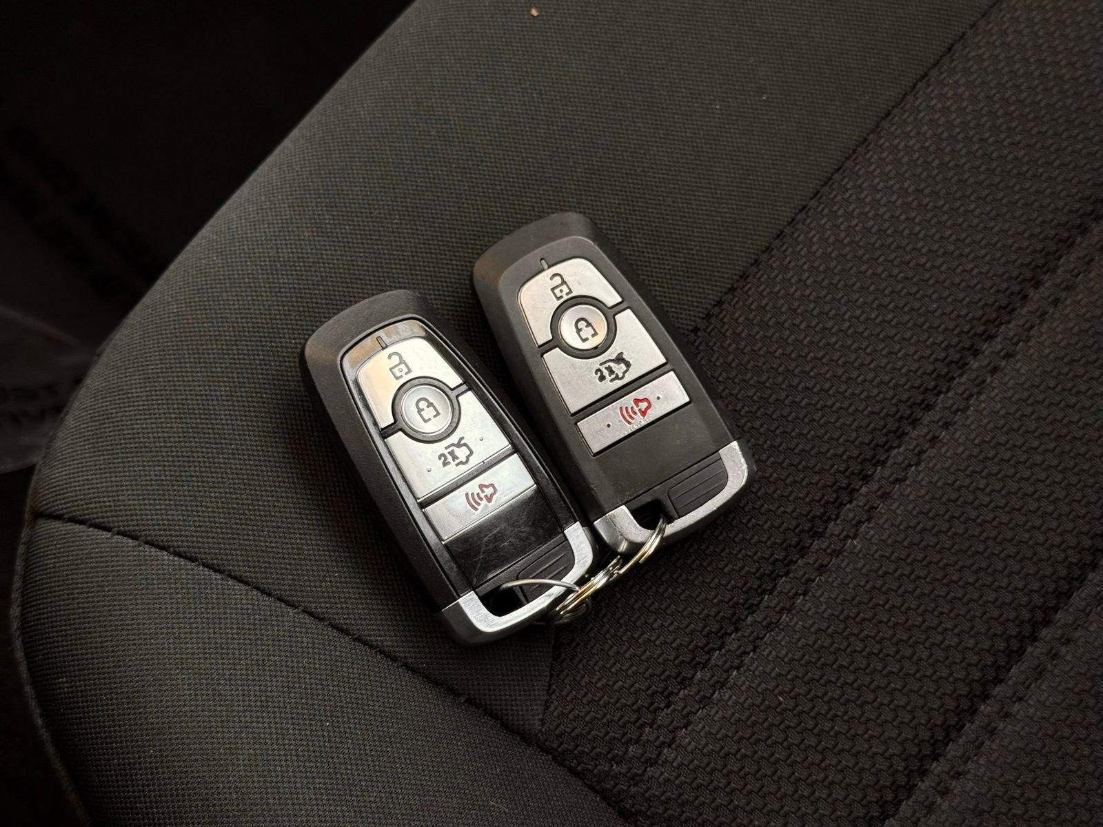 Used 2020 Ford Fusion SE FWD image 38