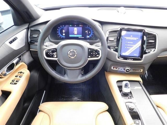 Used 2025 Volvo XC90 B6 Ultra w/ Protection Package Premier image 21