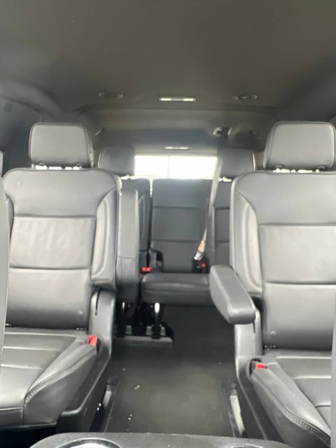 Used 2025 GMC Yukon XL Denali AWD/4WD image 21