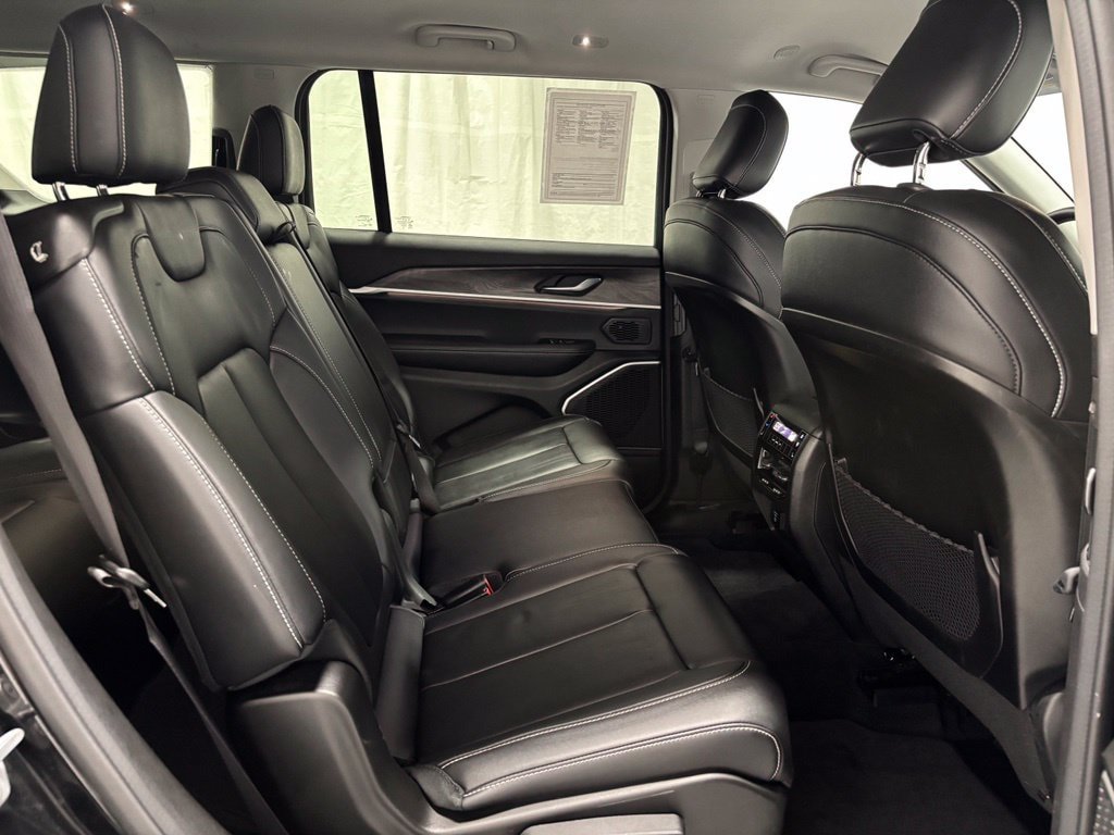 Used 2022 Jeep Grand Cherokee L Limited AWD/4WD image 56