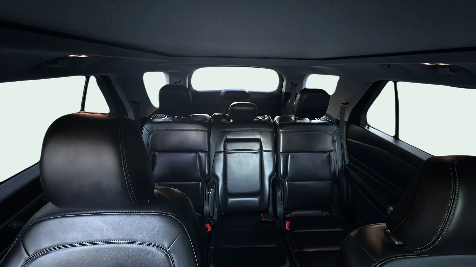 Used 2021 Ford Explorer XLT w/ Equipment Group 202A image 13