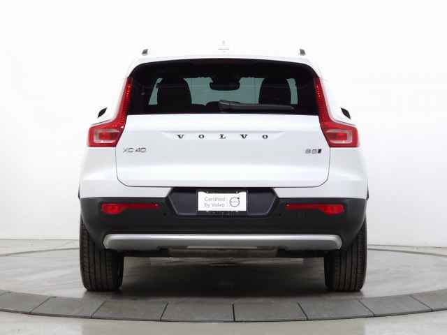 Certified 2025 Volvo XC40 B5 Core image 7