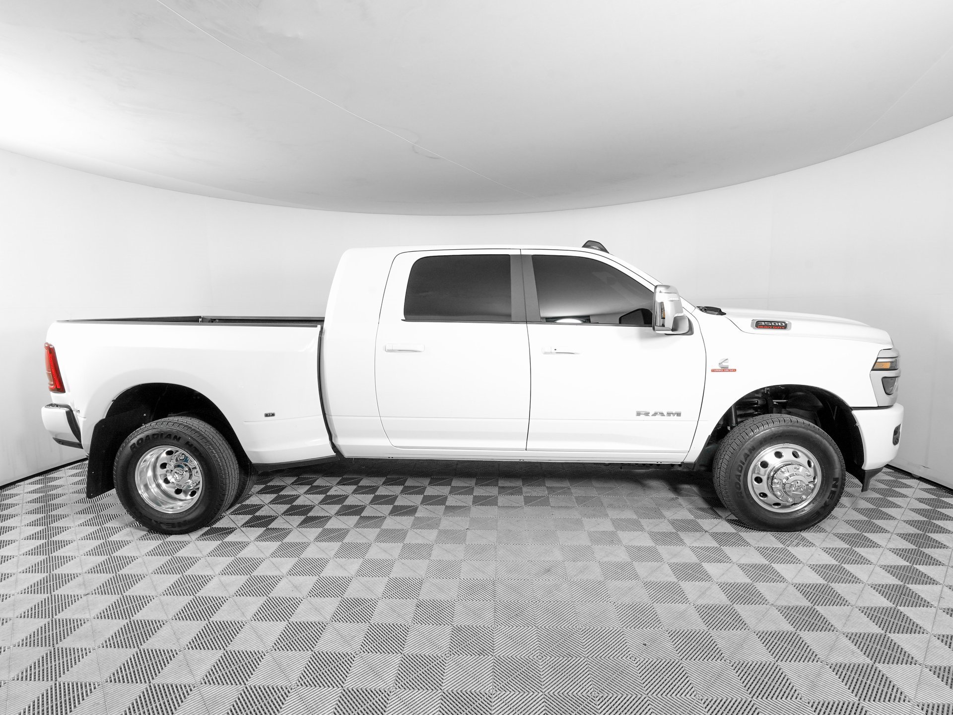 Used 2025 RAM 3500 Laramie w/ Max Tow Package image 4