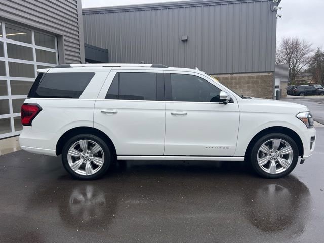 Used 2024 Ford Expedition Platinum image 4