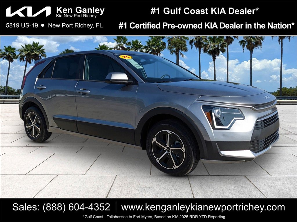 Certified 2025 Kia Niro LX image 1