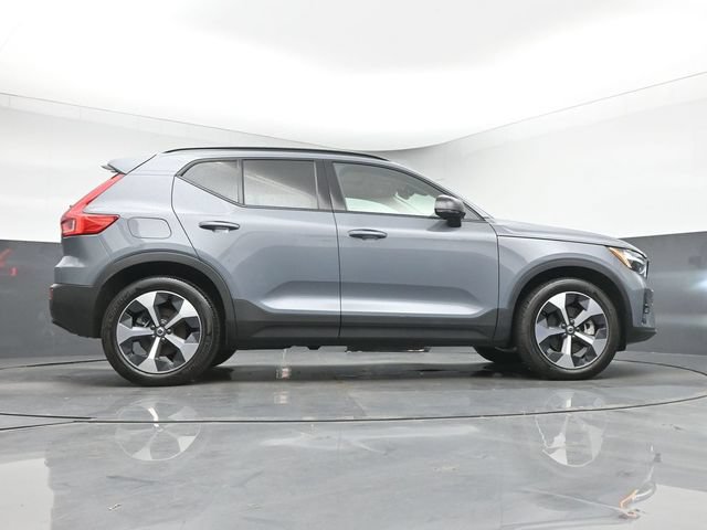 Used 2023 Volvo XC40 B5 Plus w/ Protection Package Premier AWD/4WD image 17