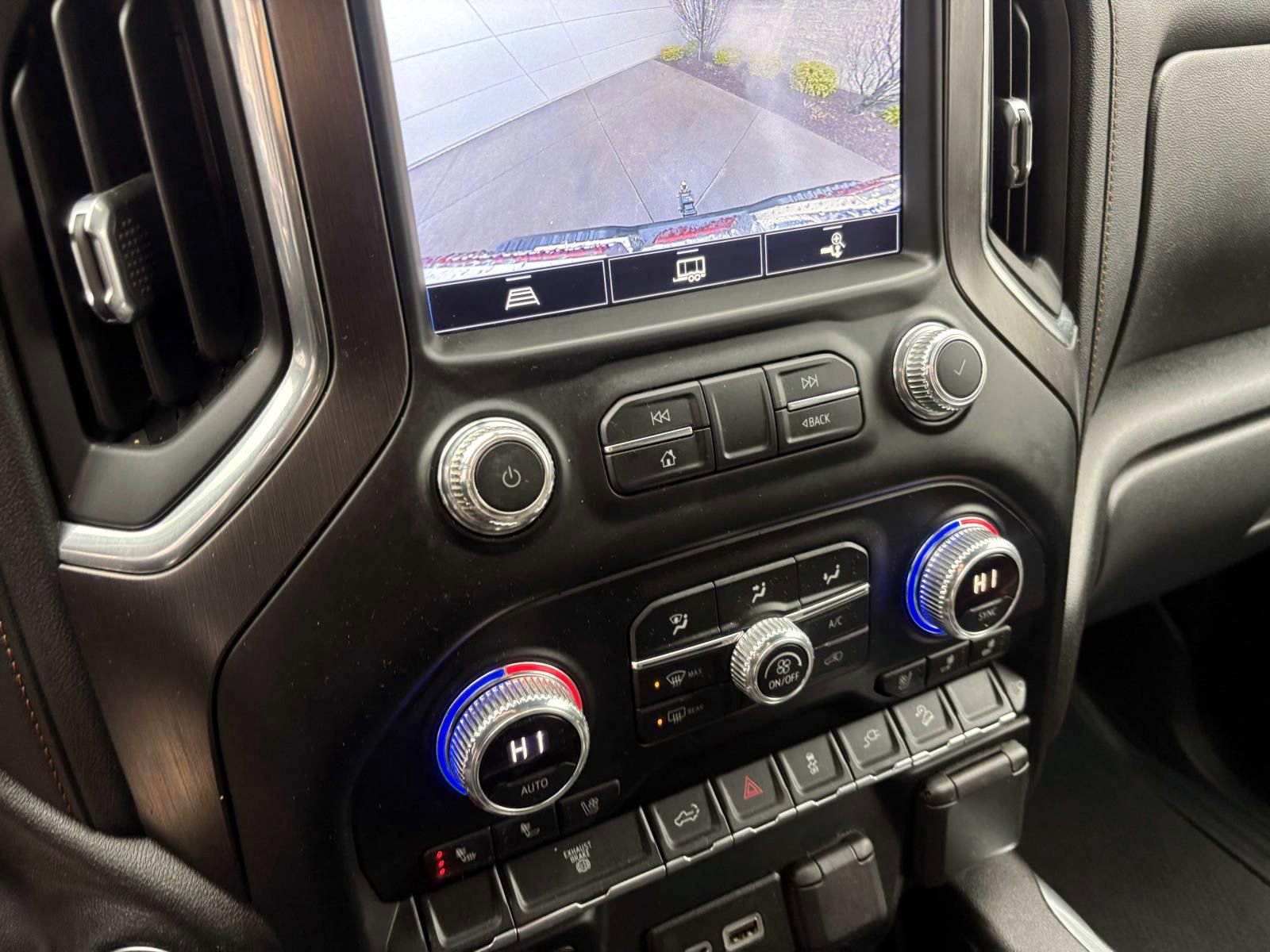 Used 2022 GMC Sierra 3500 AT4 image 21