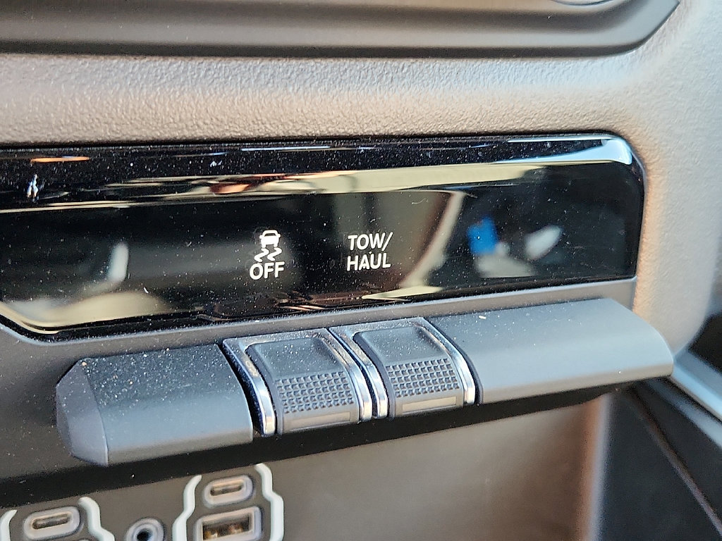 Used 2023 RAM 1500 Big Horn AWD/4WD image 23