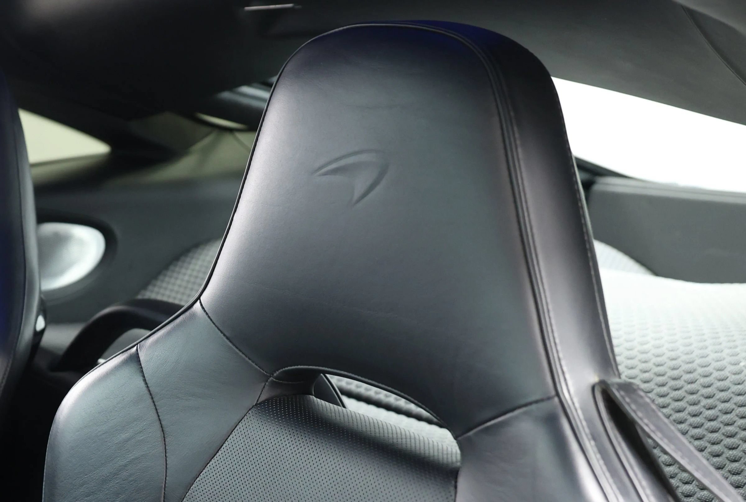 Used 2021 McLaren GT RWD image 23