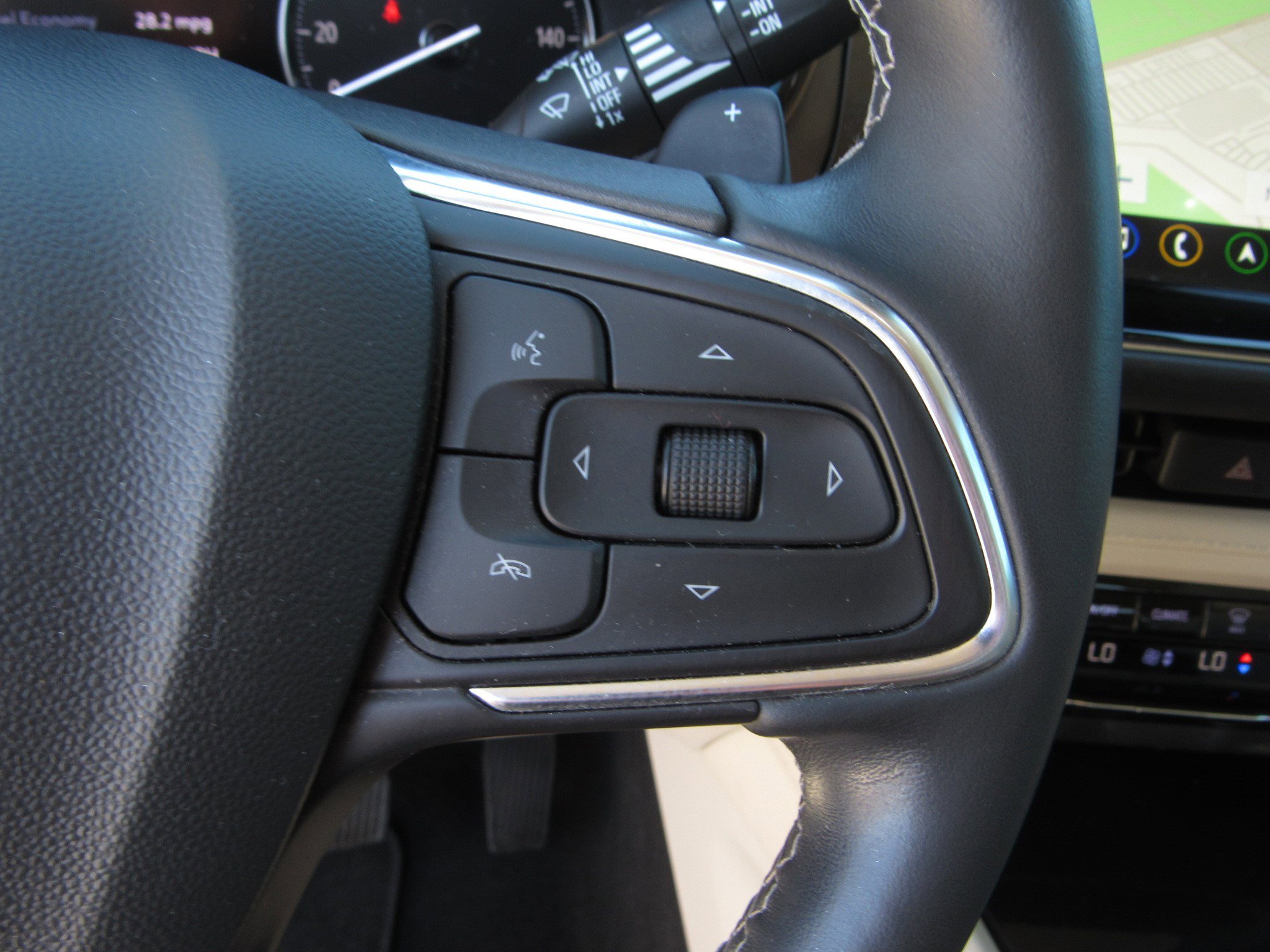 Used 2022 Buick Envision Avenir w/ Technology Package II image 27