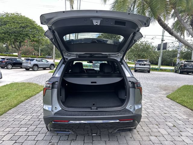 Used 2025 Chevrolet Equinox RS w/ Safety and Technology Package FWD image 28