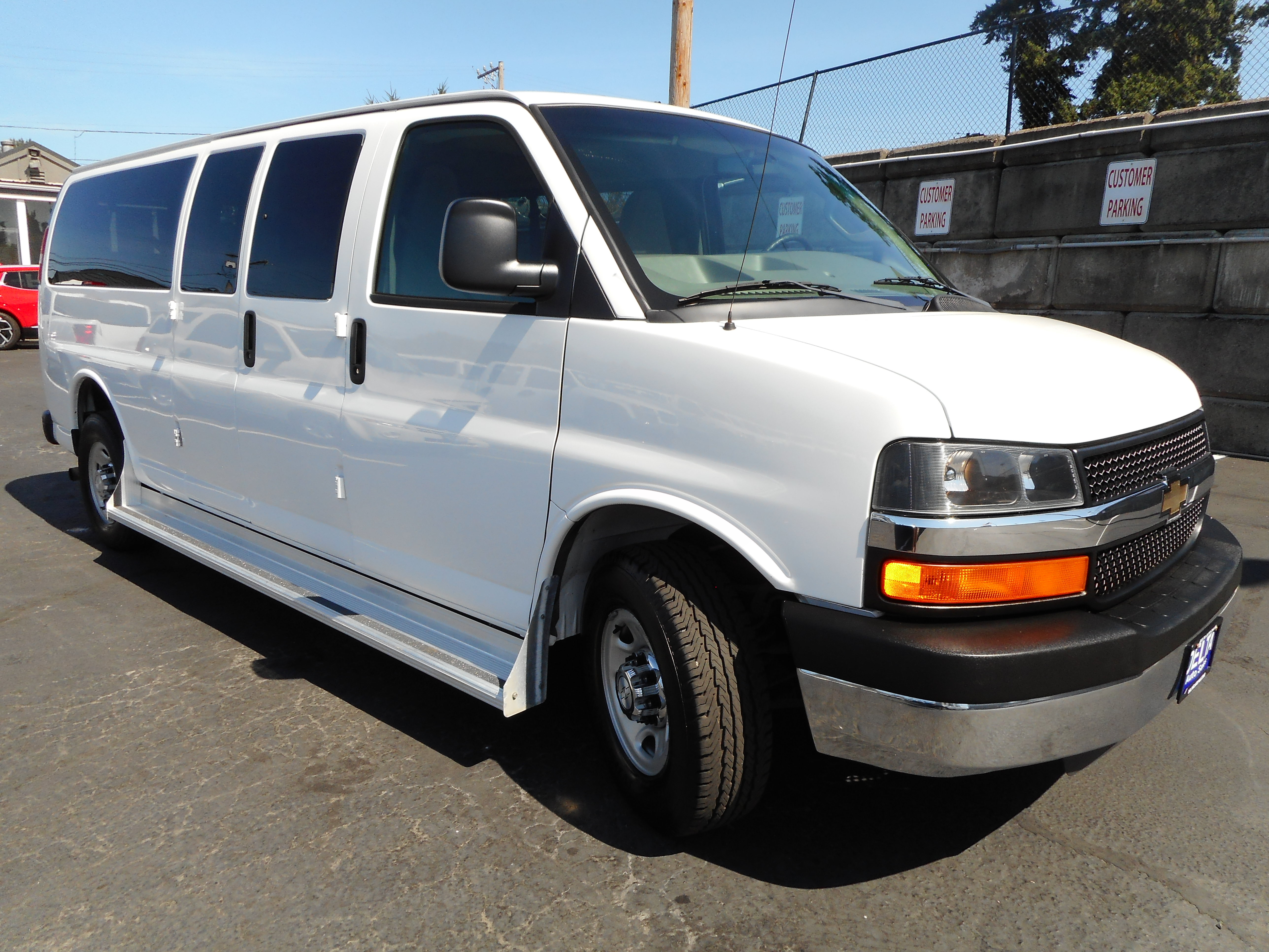Used 2016 Chevrolet Express 3500 LT w/ LT Preferred Equipment Group RWD image 1