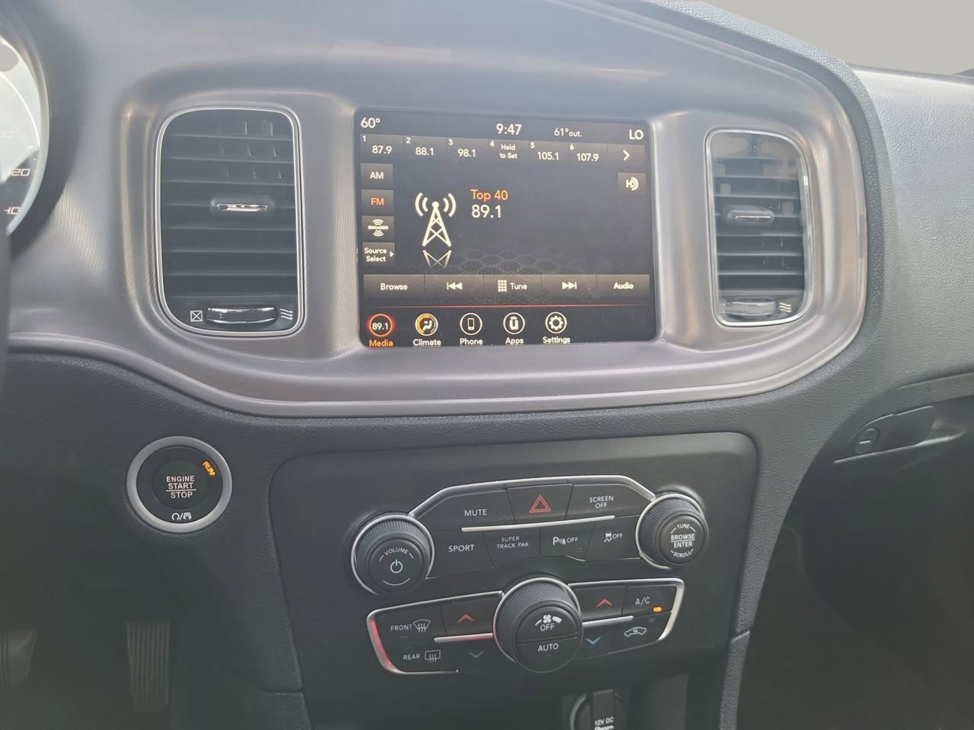 Used 2023 Dodge Charger SXT image 18