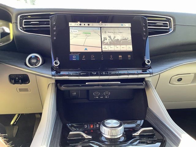 New 2023 Jeep Wagoneer Series III w/ Preferred Equipment Group image 17