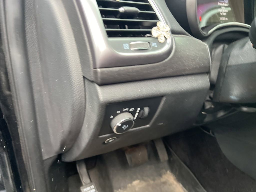 Used 2018 Jeep Grand Cherokee Laredo image 9