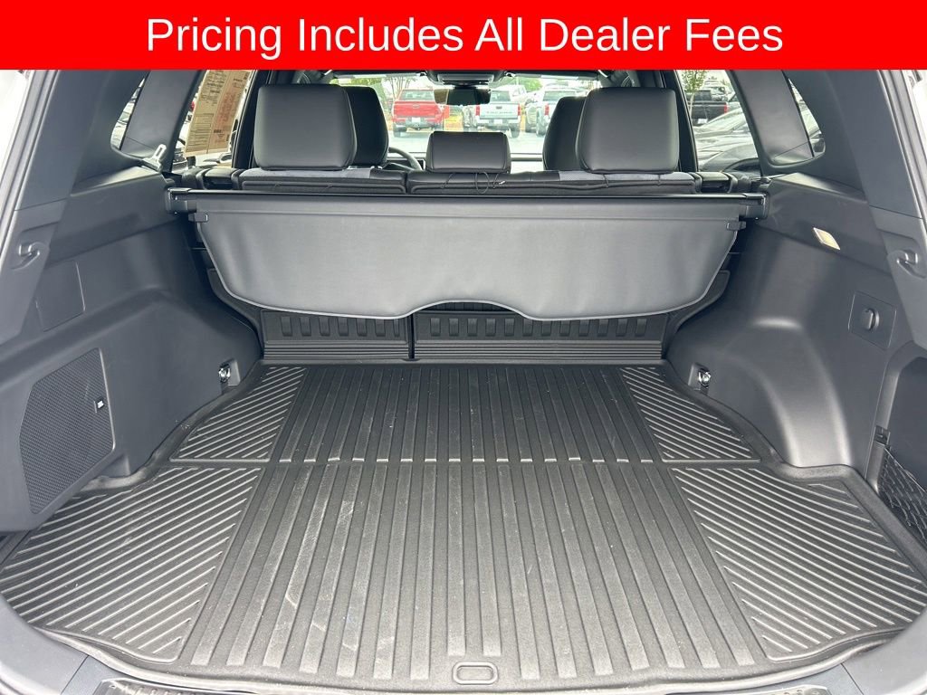 Used 2026 Toyota RAV4 XSE w/ Panoramic Sun Roof Package AWD/4WD image 16