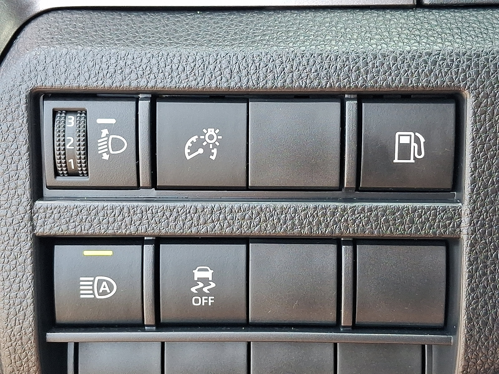 Certified 2025 Toyota 4Runner SR5 AWD/4WD image 26