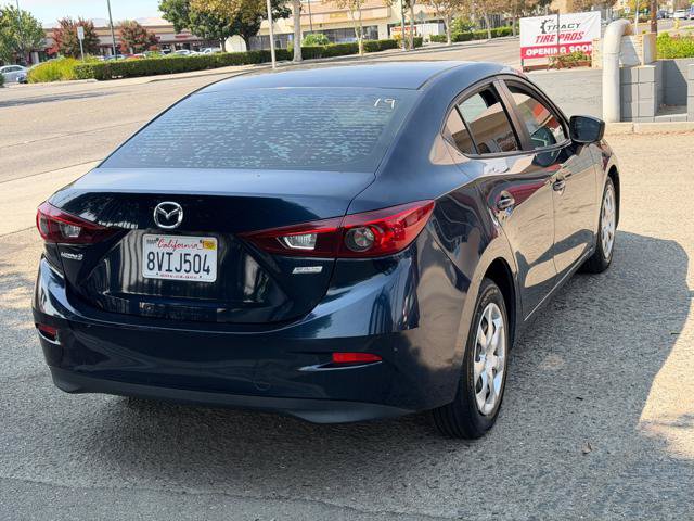 Used 2018 MAZDA MAZDA3 Sport FWD image 4