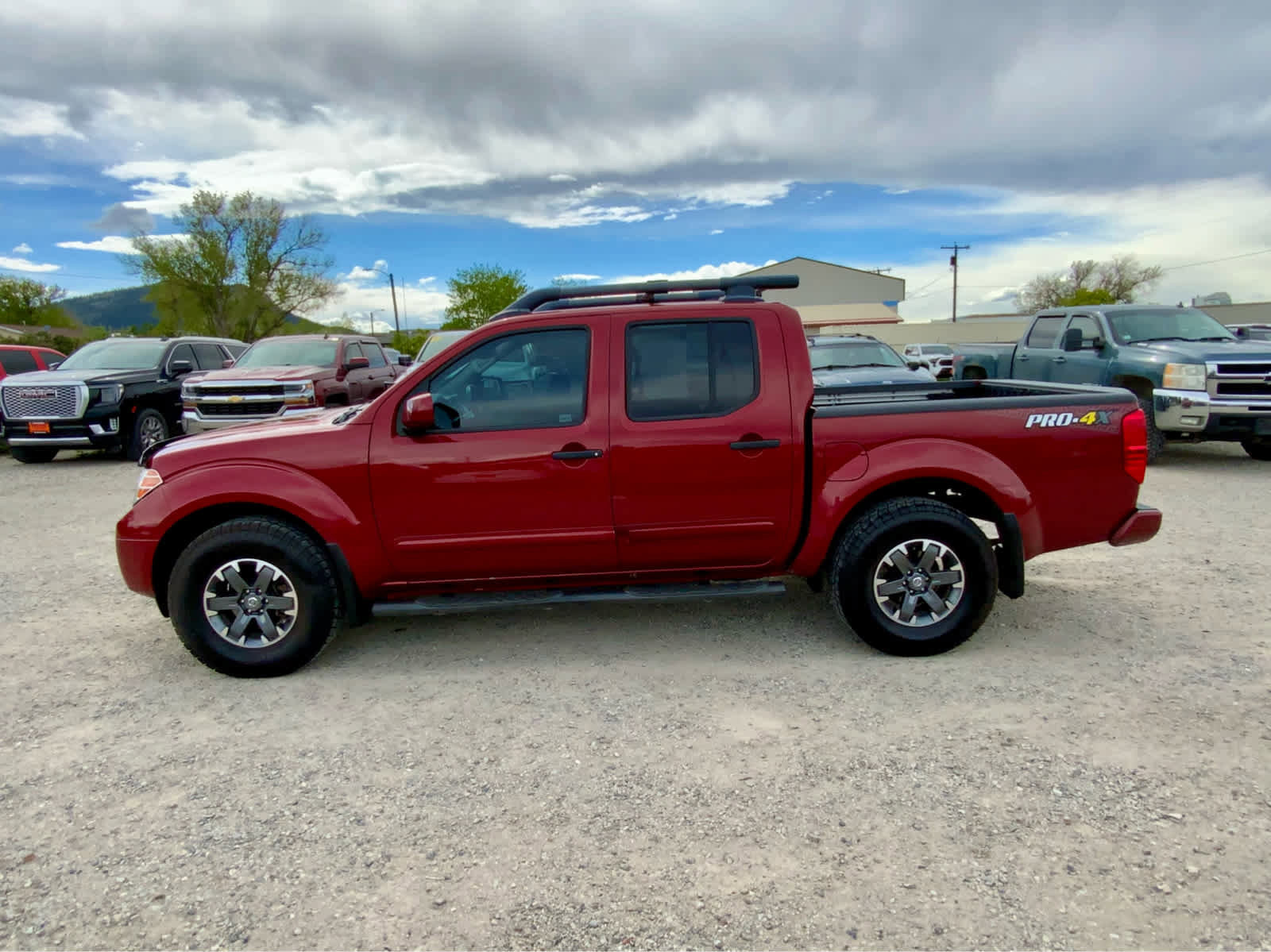 Used 2020 Nissan Frontier PRO-4X w/ Pro-4x Utility Package AWD/4WD image 2