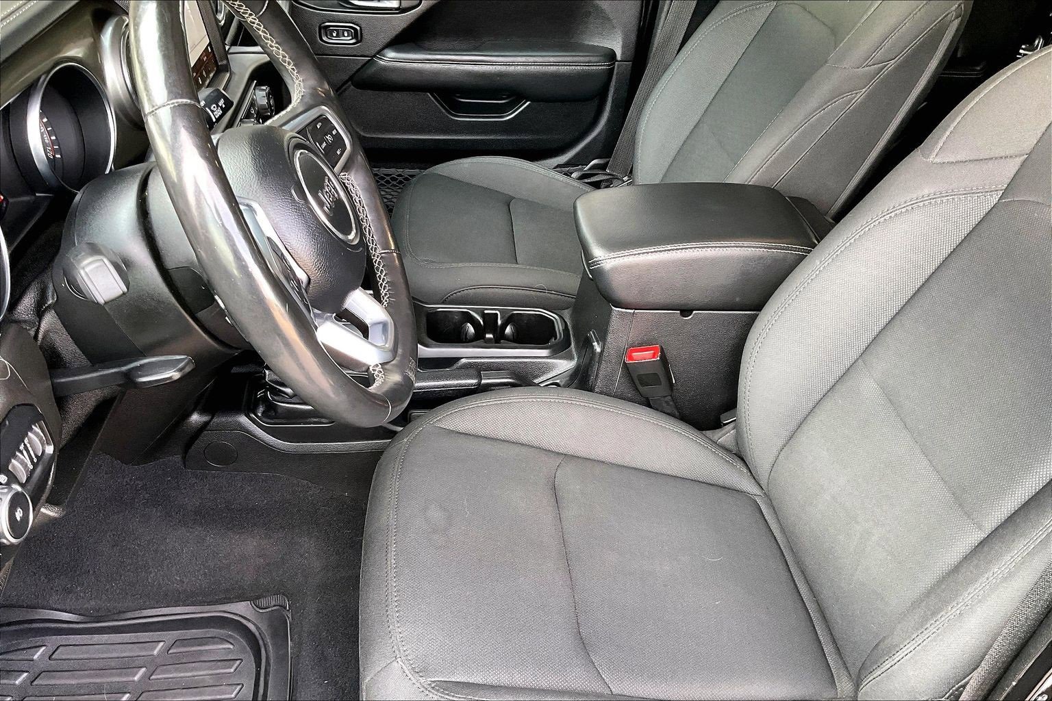 Used 2019 Jeep Wrangler Unlimited Sahara w/ Uconnect 4C Nav & Sound Group image 15