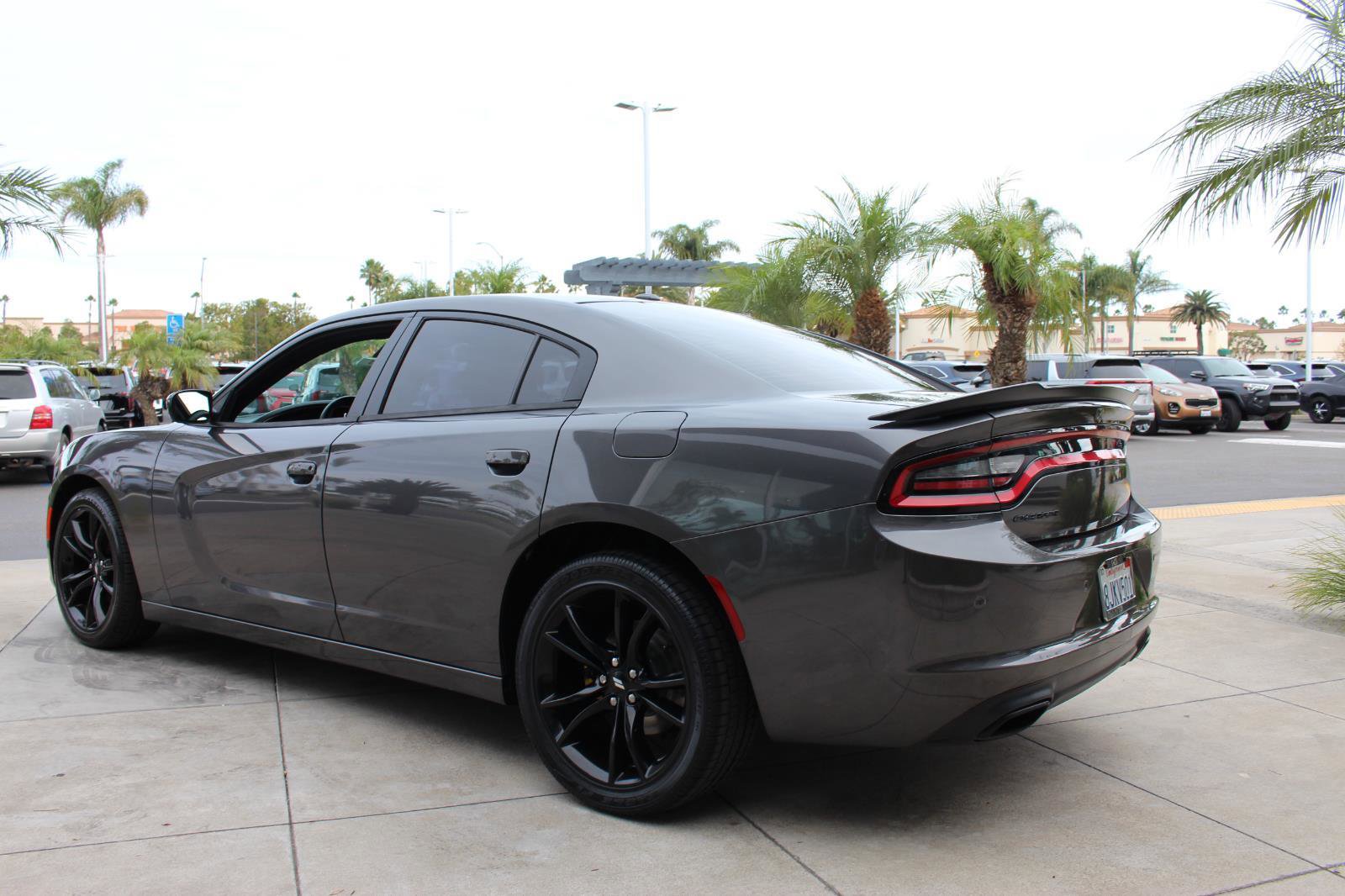 Used 2018 Dodge Charger SXT w/ Blacktop Package image 6