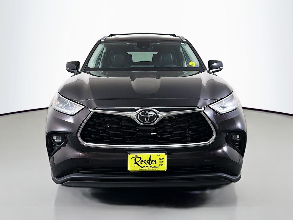 Used 2022 Toyota Highlander Limited image 2