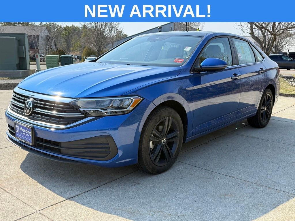 Used 2024 Volkswagen Jetta SE image 2