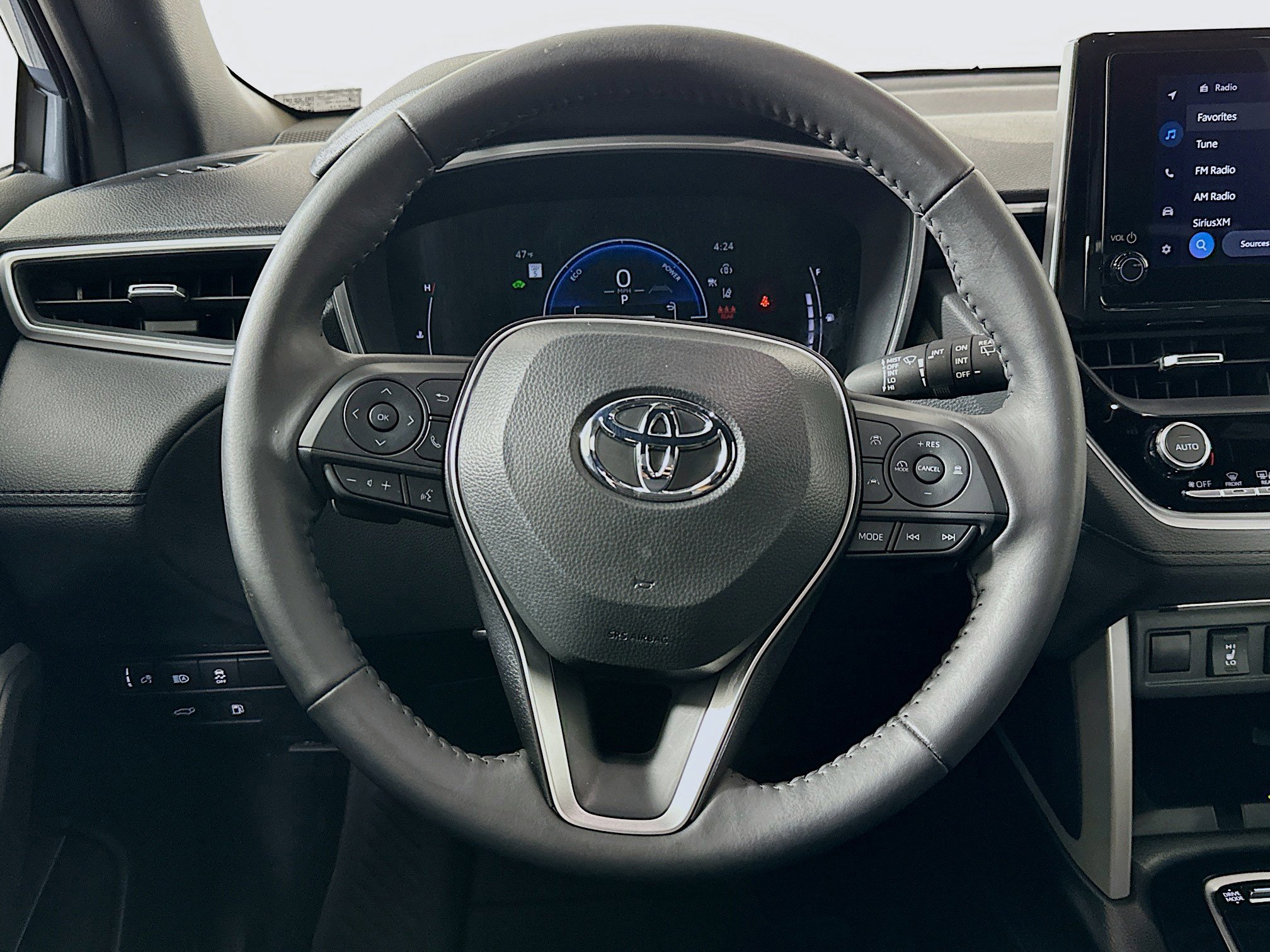 Used 2024 Toyota Corolla Cross XSE w/ Convenience Package image 18