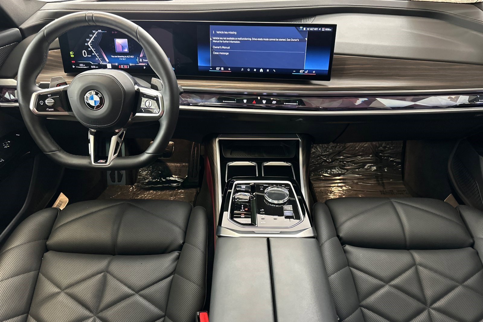 Used 2023 BMW 740i image 28