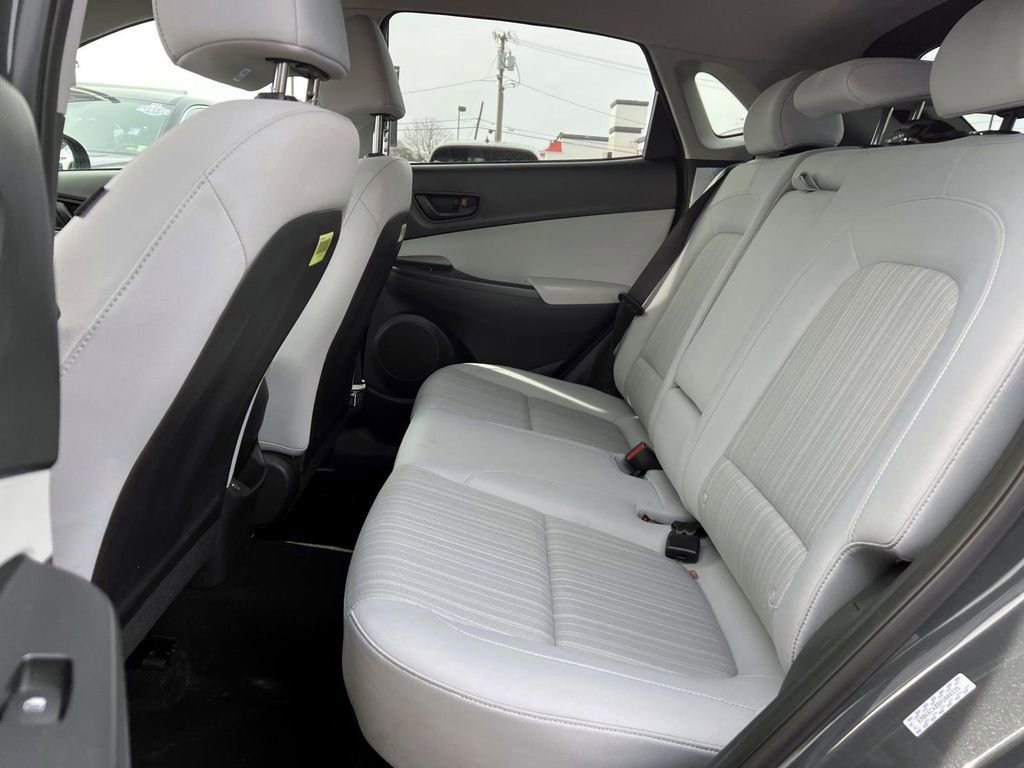 Used 2023 Hyundai Kona SEL w/ Cargo Package AWD/4WD image 9