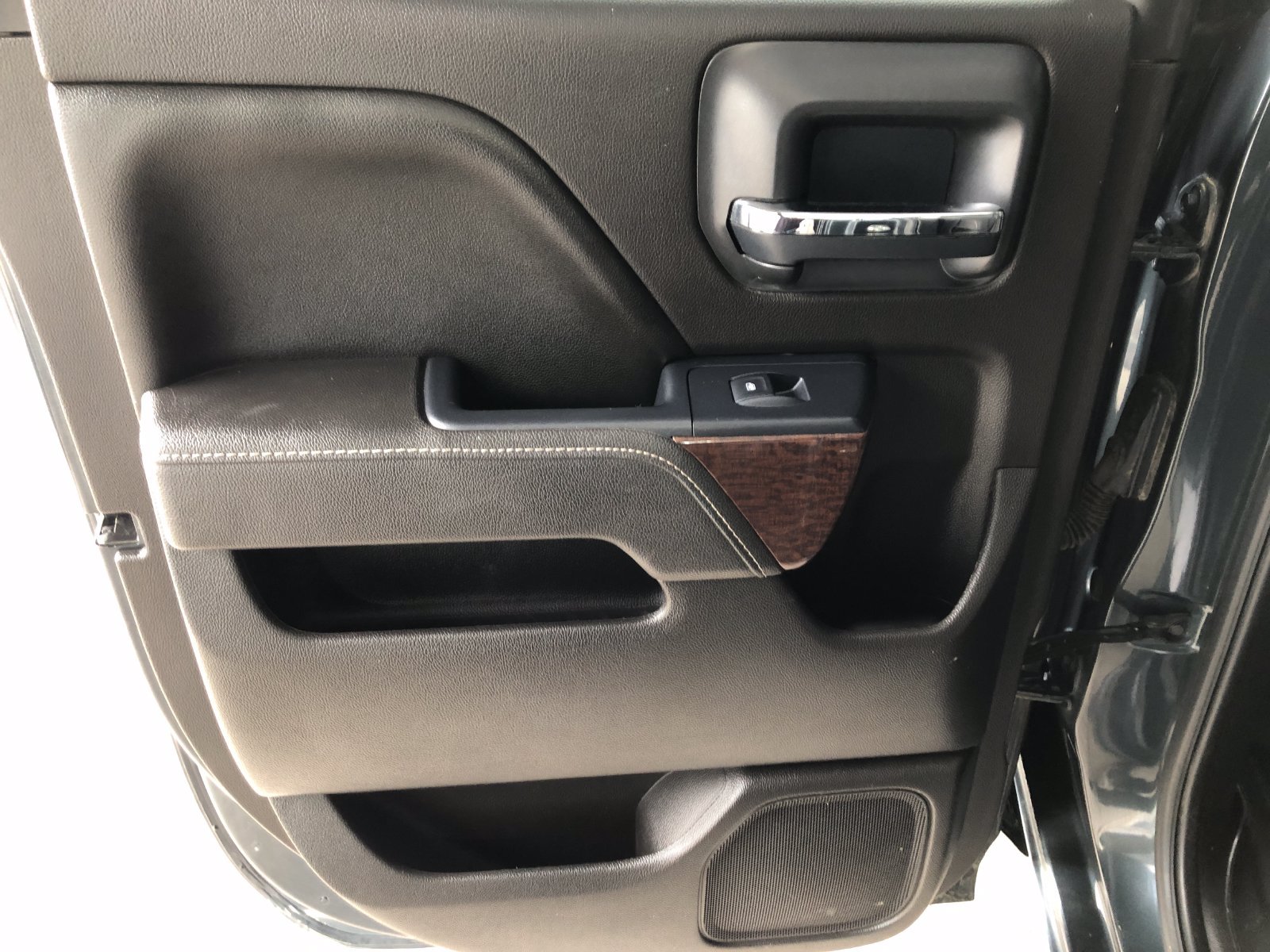 Used 2017 GMC Sierra 1500 SLE w/ SLE Value Package AWD/4WD image 12