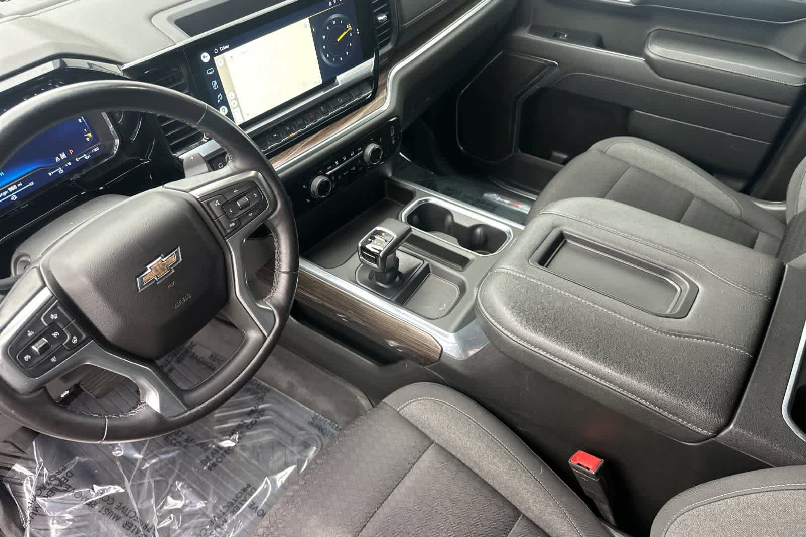 Used 2022 Chevrolet Silverado 1500 LT w/ Z71 Off-Road Package AWD/4WD image 11