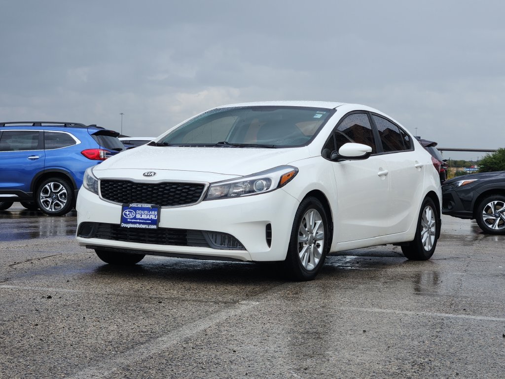 Used 2017 Kia Forte LX FWD image 2
