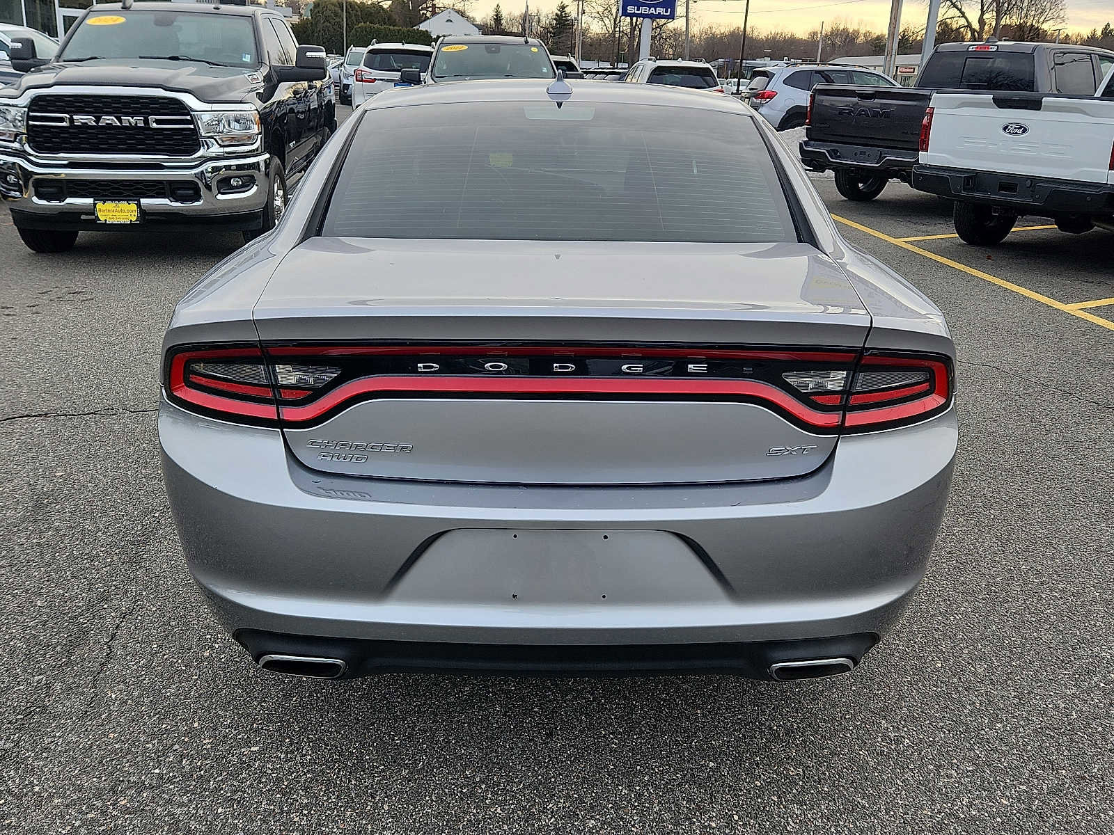 Used 2016 Dodge Charger SXT image 5