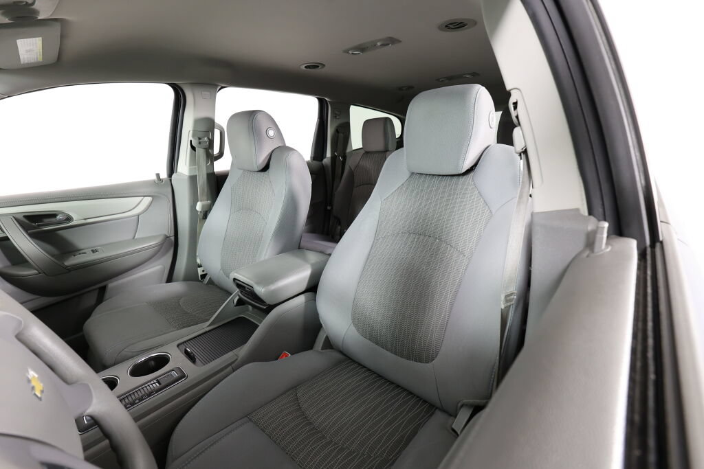 Used 2014 Chevrolet Traverse LS FWD image 11