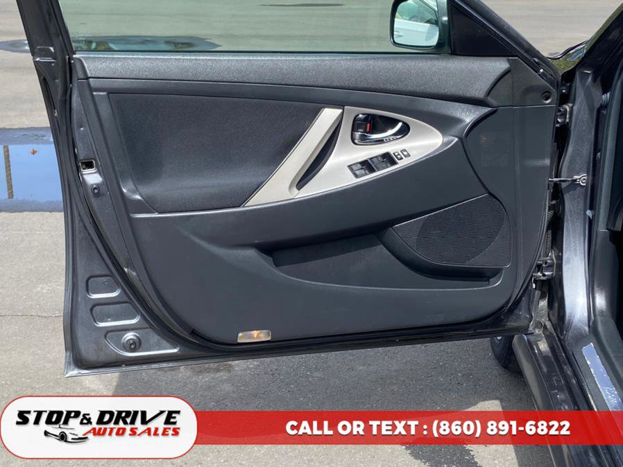 Used 2011 Toyota Camry SE w/ Fleet Convenience Pkg FWD image 8