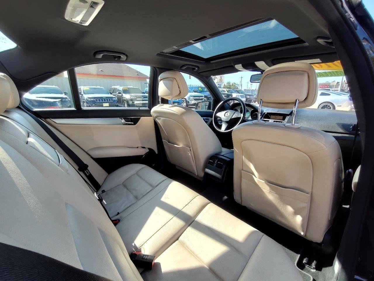 Used 2010 Mercedes-Benz C 300 Sedan image 31