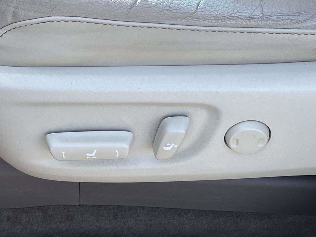 Used 2019 Lexus GX 460 Premium w/ Premium Package image 14