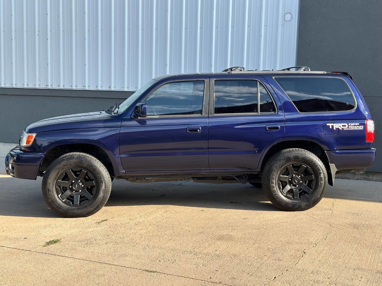 Used 2001 Toyota 4Runner SR5 image 8