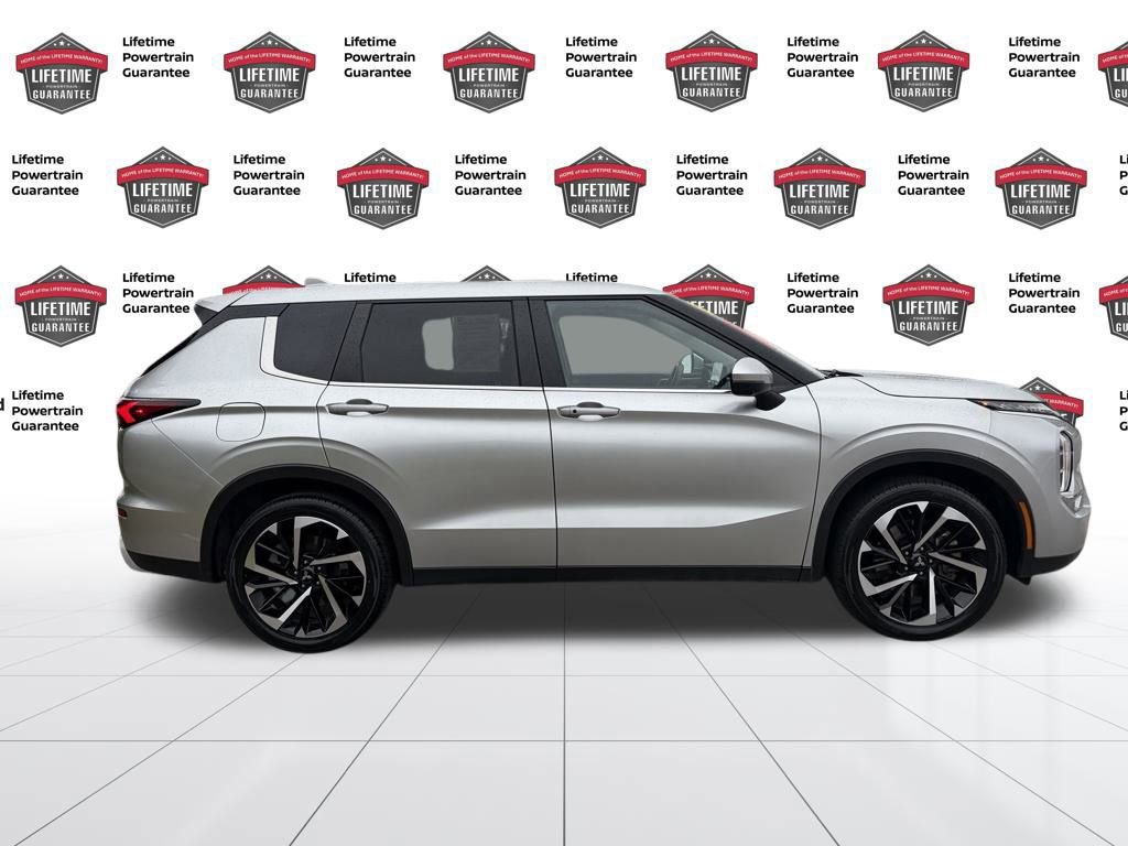 Used 2024 Mitsubishi Outlander SE image 7