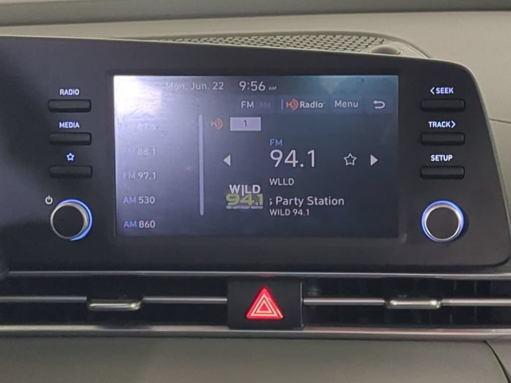 Used 2025 Hyundai Elantra SE FWD image 19