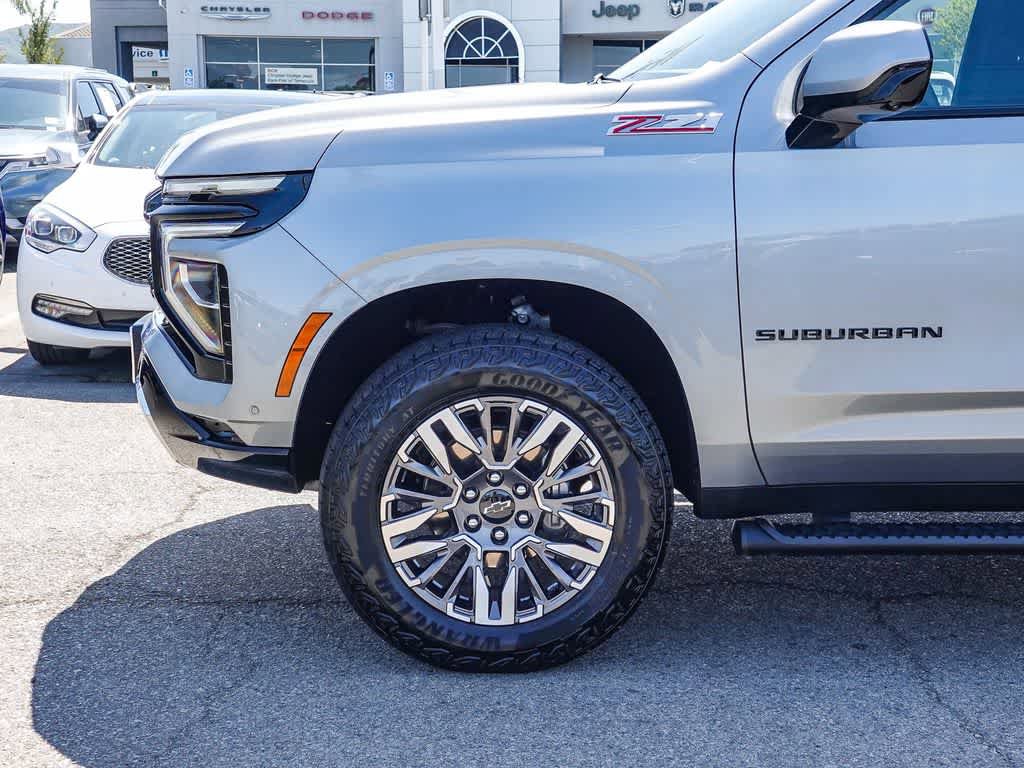 Used 2025 Chevrolet Suburban Z71 AWD/4WD image 9