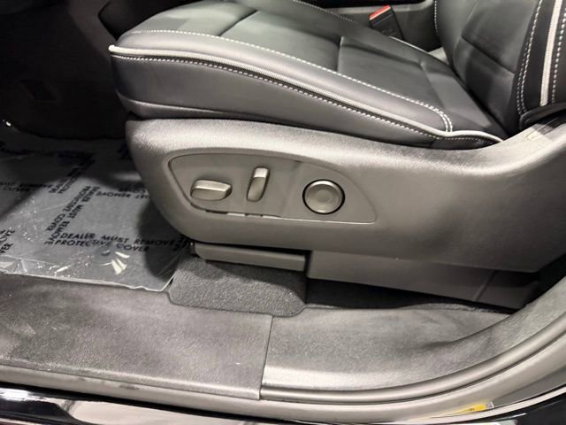 Used 2025 Chevrolet Silverado EV LT image 15