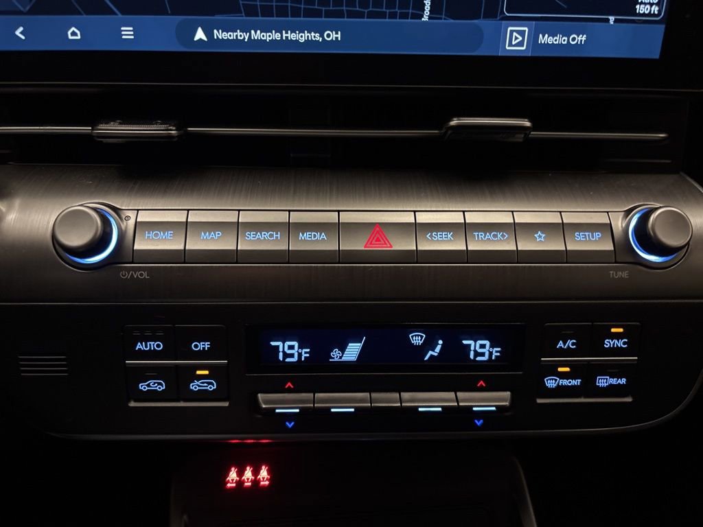 Certified 2024 Hyundai Kona SEL w/ Convenience Package image 19