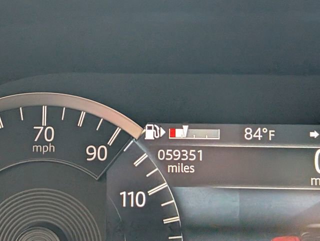 Used 2023 Land Rover Discovery Sport S image 24