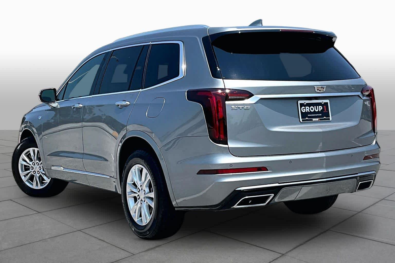 Used 2025 Cadillac XT6 Luxury FWD image 12