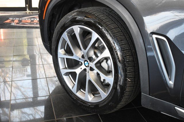Used 2020 BMW X5 xDrive40i w/ Premium Package AWD/4WD image 45