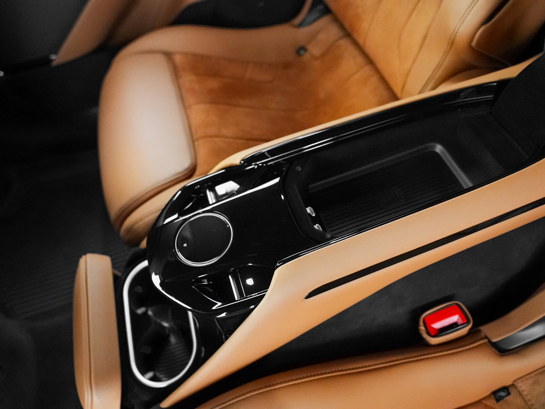 Used 2023 Ferrari Purosangue AWD/4WD image 22
